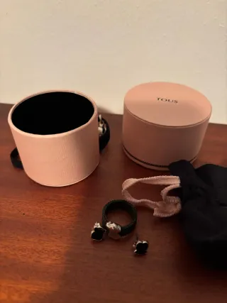 Pendientes, collar, pulseras. Plata de ley.