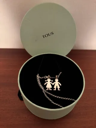 Pendientes, collar, pulseras. Plata de ley.