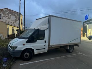 camion con caja fibra rueda gemelas pocos km