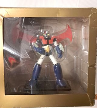 Mazinga Z con Ali e Scuri Atomiche