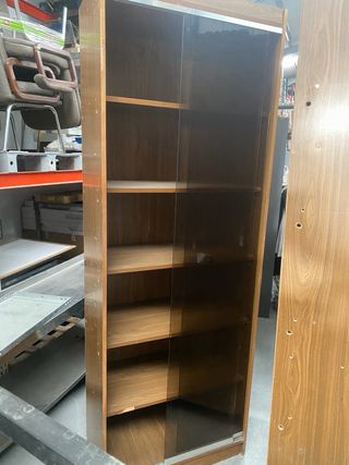Estantería madera puertas correderas cristal