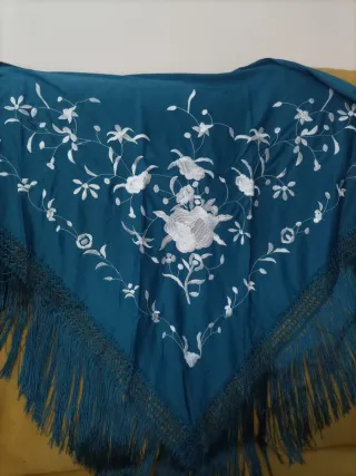 Mantón Flamenco Bordado Azul Petróleo