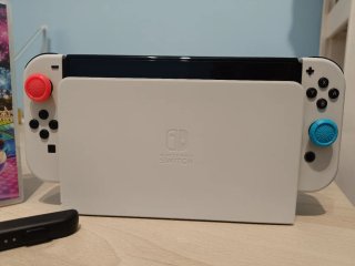 Nintendo Switch OLED Blanca + accesorios.