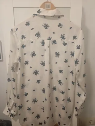 Blusa Zara satinada estampado flores