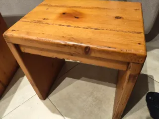 2 Banquetas Rústicas de Madera