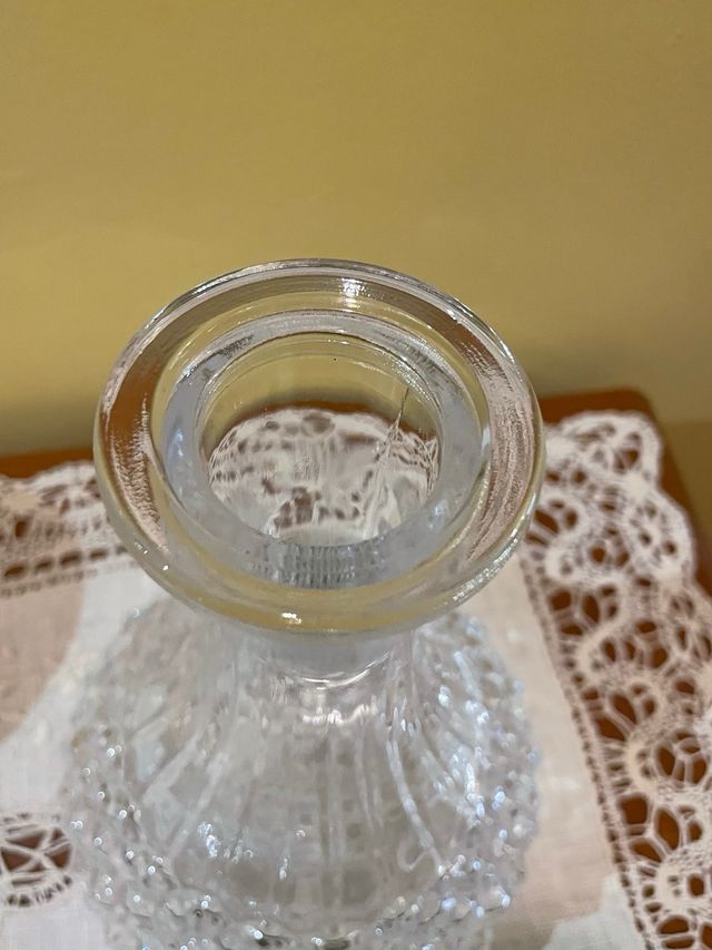 Jarrón de cristal tallado