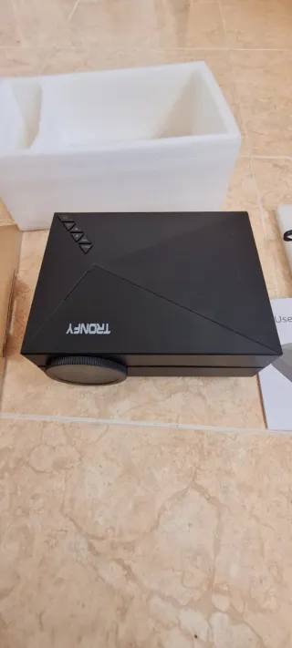 Proyector LED Negro.