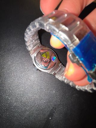 Reloj de pulsera plateado