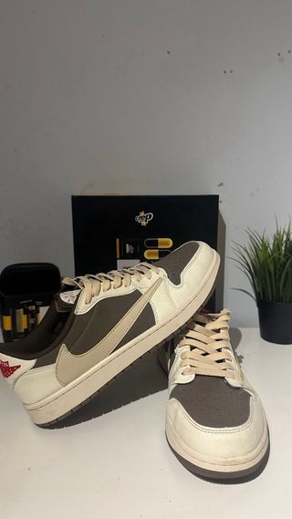 Jordan 1 Low Travis Scott Beige/Marrón