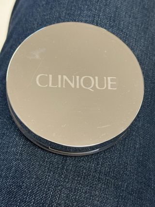 Clinique compacto 03 stay beige. No negociable