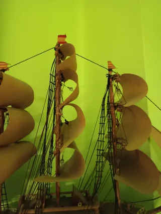Maqueta de barco velero de madera