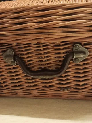 Maleta de mimbre vintage