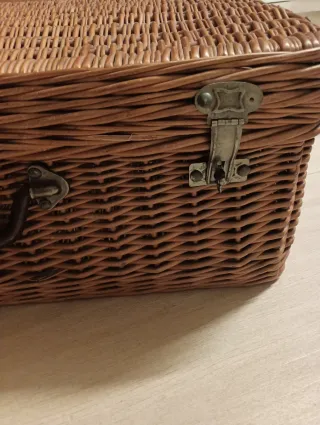 Maleta de mimbre vintage