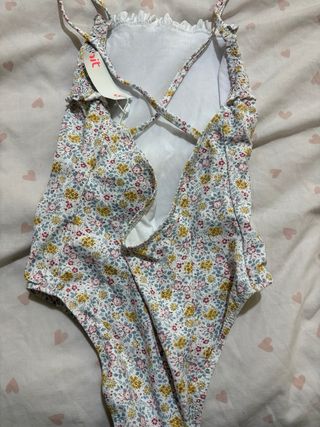 Bañador niña estampado floral