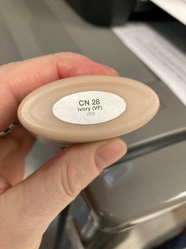 Clinique Anti-Blemish CN28. No negociable