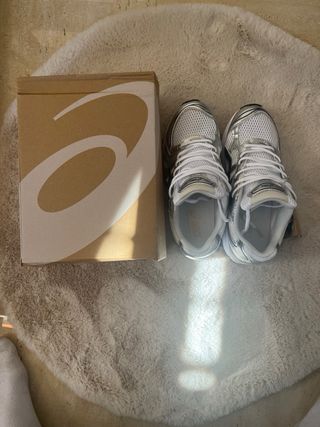 Asics Gel-Kayano 14 Gris Plata Blanco Talla 44