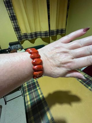 Pulsera imitación coral rojo