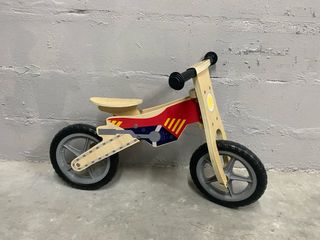 Bici de madera sin pedales