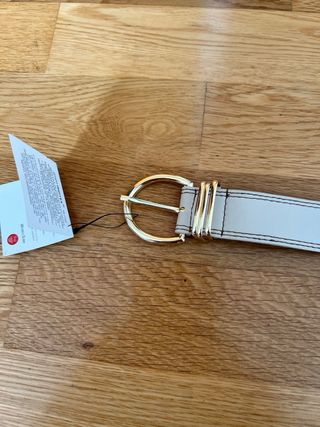 Cinturón Zara crema con hebilla dorada NUEVO