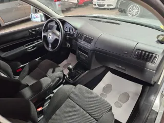 Volkswagen Golf 1.6 gasolina,solo 66.000k,1 dueño.