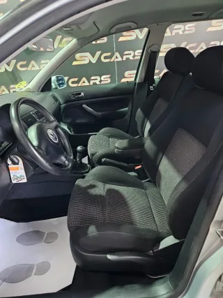 Volkswagen Golf 1.6 gasolina,solo 66.000k,1 dueño.