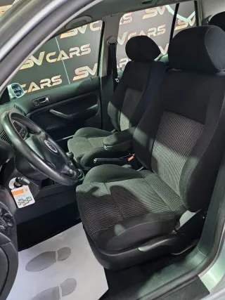 Volkswagen Golf 1.6 gasolina,solo 66.000k,1 dueño.