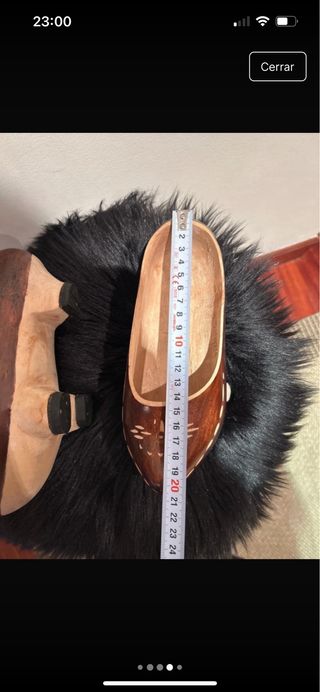 Zuecos de madera para niña