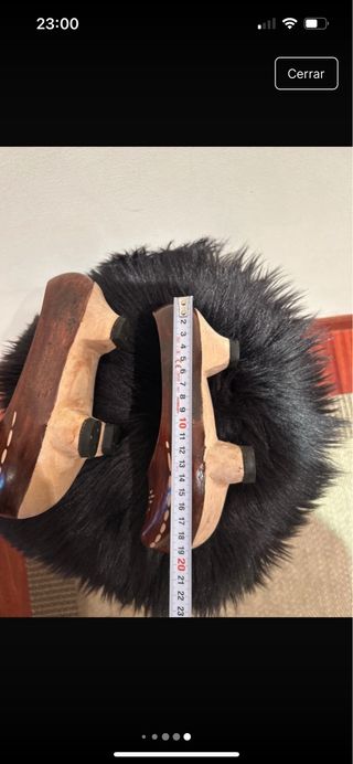 Zuecos de madera para niña