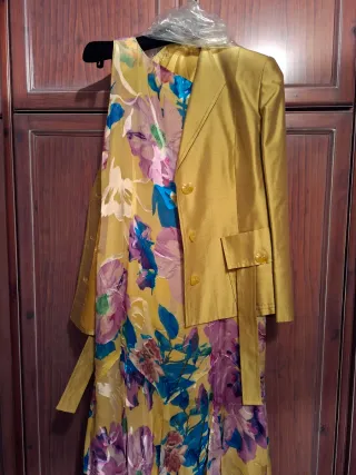 Conjunto mujer chaqueta y vestido floral