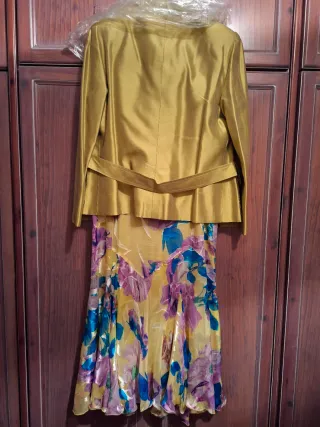Conjunto mujer chaqueta y vestido floral