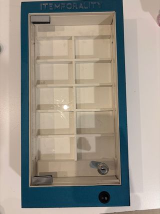 Vitrina pequeña con cerradura