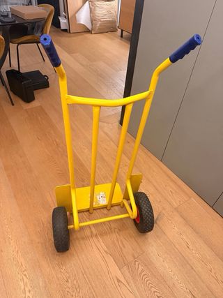 Carretilla almacén neumática 300 kg