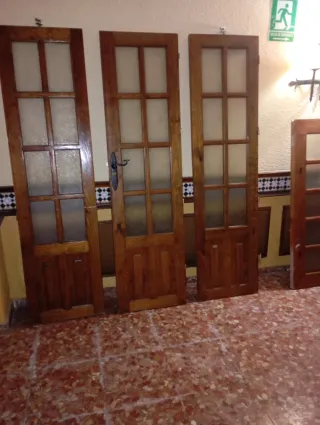 Puerta corredera de madera a medida