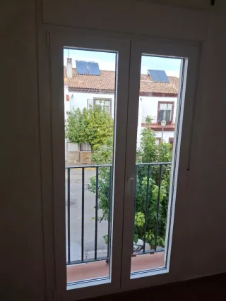 Fabricación y montaje de panel sándwich