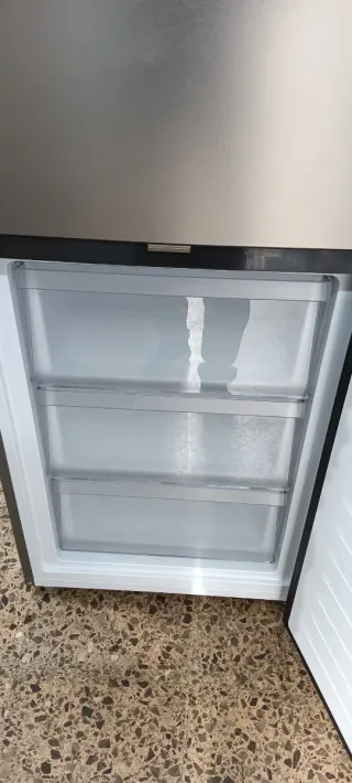 Nevera Candy con tara nueva Candy plateada