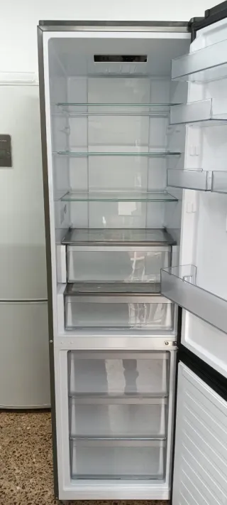 Nevera Candy con tara nueva Candy plateada