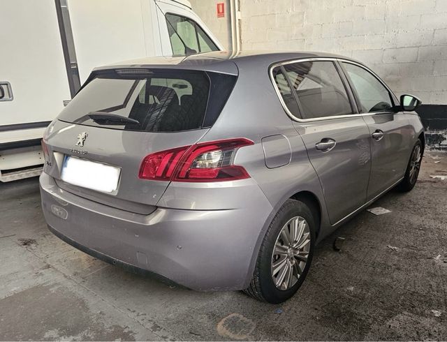 Peugeot 308 2021