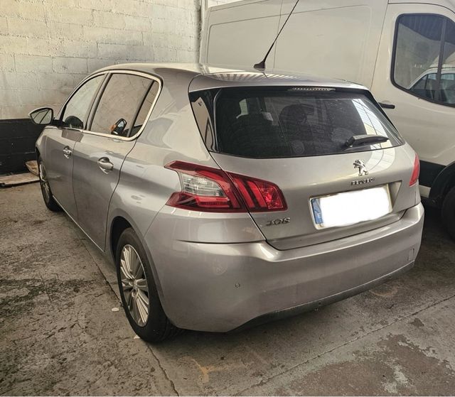 Peugeot 308 2021