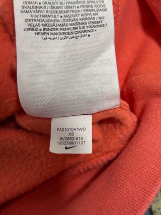Sudadera Nike Talla XS color coral