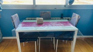 Mesa de cristal y metal