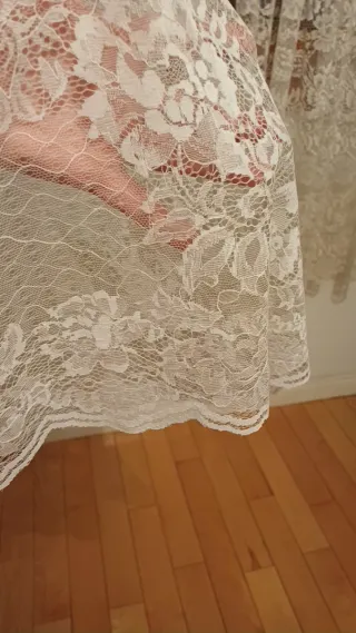 Cortinas de encaje blanco roto