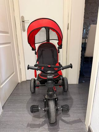 Triciclo para bebé rojo y negro