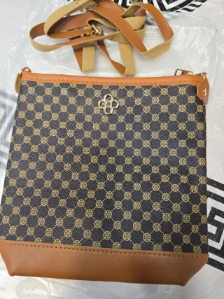 Bolso de mujer negro y marrón