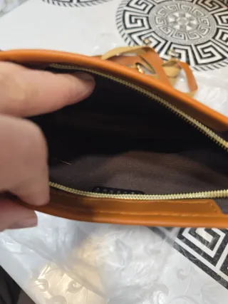 Bolso de mujer negro y marrón