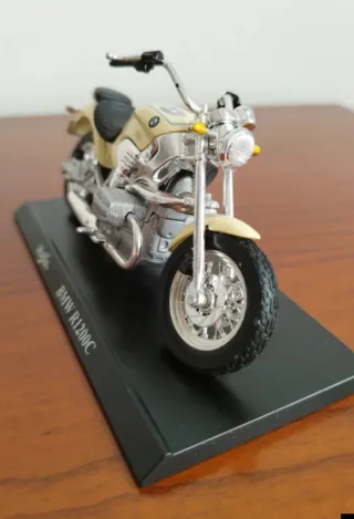 Maisto BMW R1200C Moto a Escala