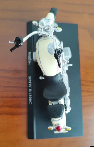 Maisto BMW R1200C Moto a Escala