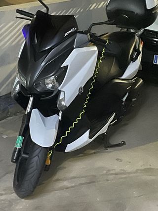 Yamaha Xmax 125cc Blanca cambio por furgo