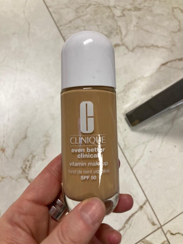 Clinique light medium warm 2. No negociable