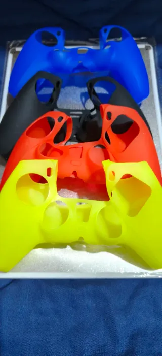 Protezione per controller dualsense vari colori.
