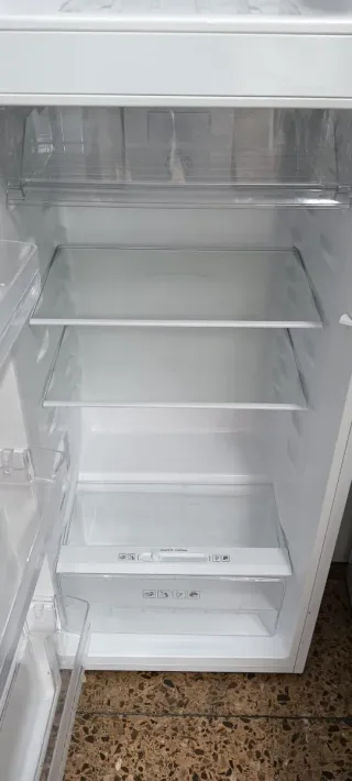 NEVERA PEQUEÑA CORBERO NO FROST ENERGÍA A+